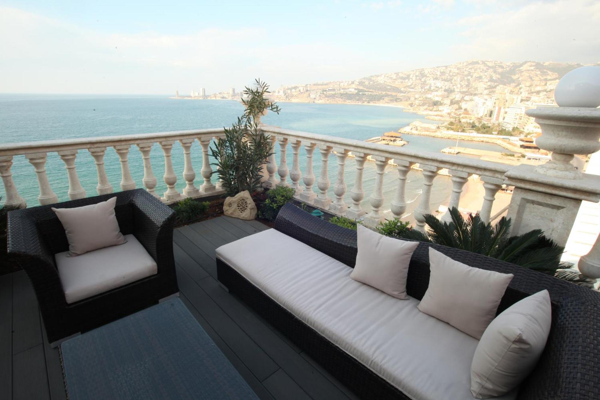 Portaluna Hotel & Resort Jounieh Buitenkant foto
